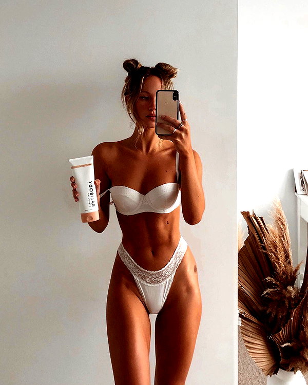 olivia.mathers instagram image archive image