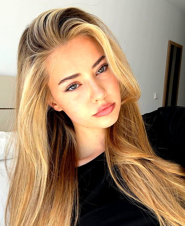 baddiesessence instagram image archive image