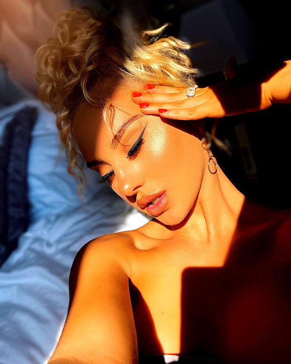 rhiannonbluee instagram image archive image