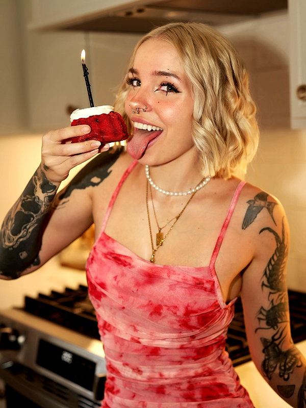 peachtoot.plz instagram image archive image