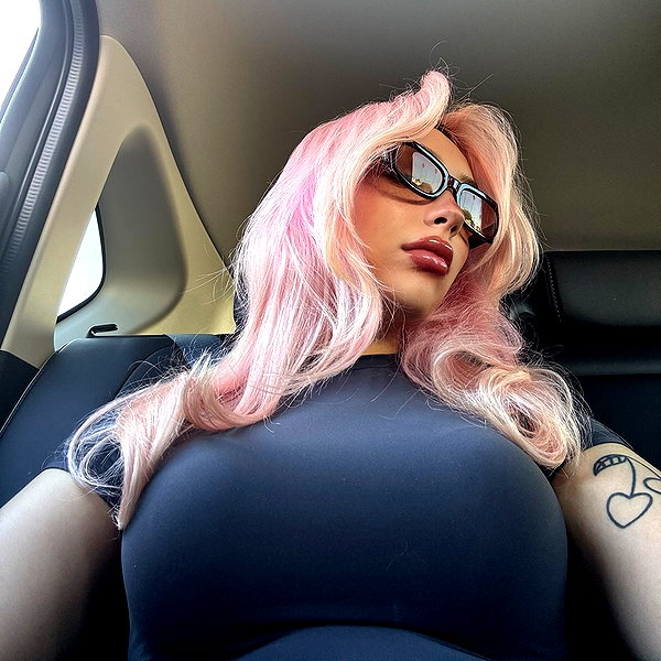 v.qx instagram image archive image