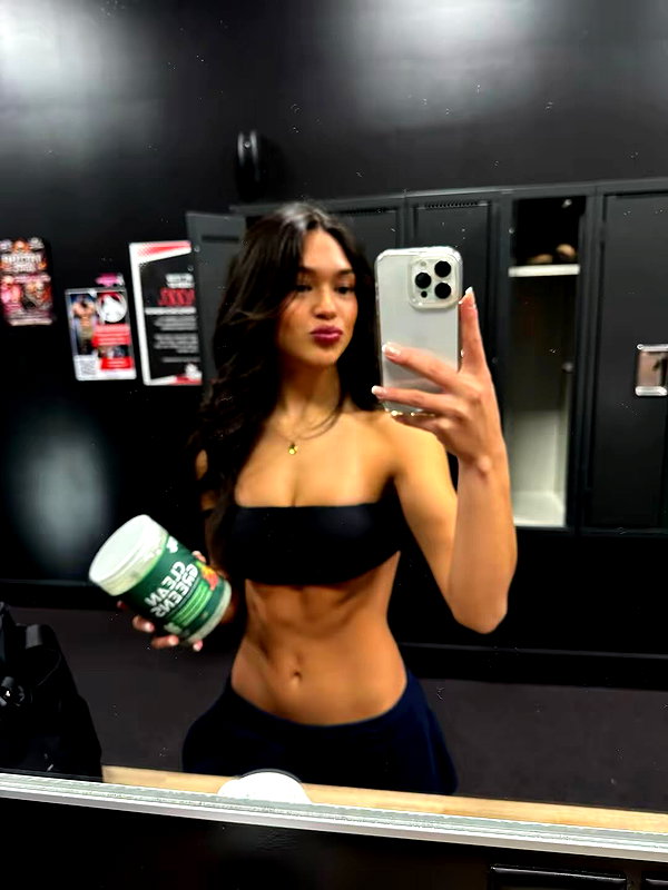 kiaralift0 instagram image archive image