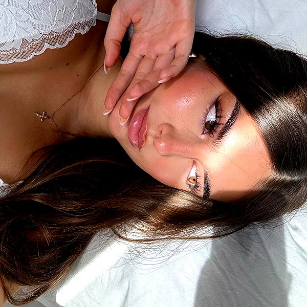 baddiesessence instagram image archive image