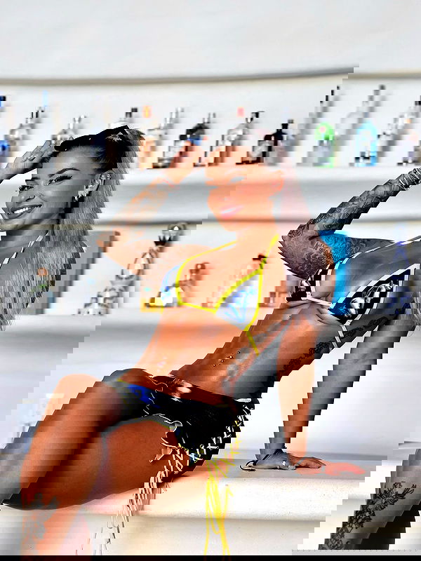 itshayleydavies itshayleydavies archive image