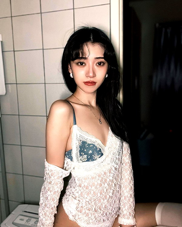 ge.more_x instagram image archive image