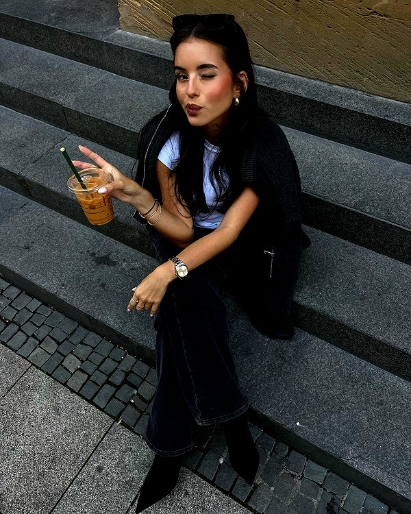 zoeliss instagram image archive image