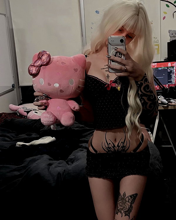 goawayapologygrl instagram image archive image