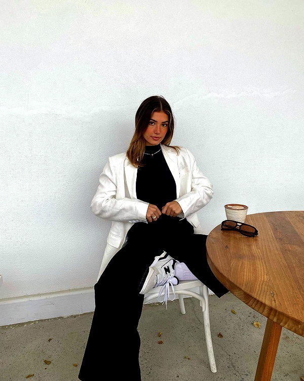 dekota_thompson instagram image archive image