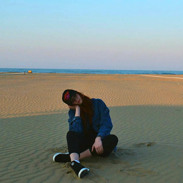 liiin.sun instagram image archive image