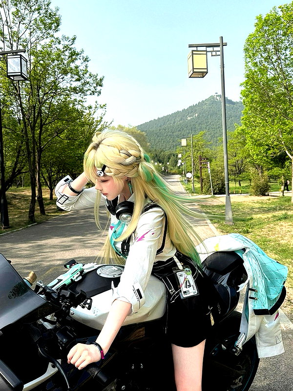 gallery_cosplayer instagram image archive image
