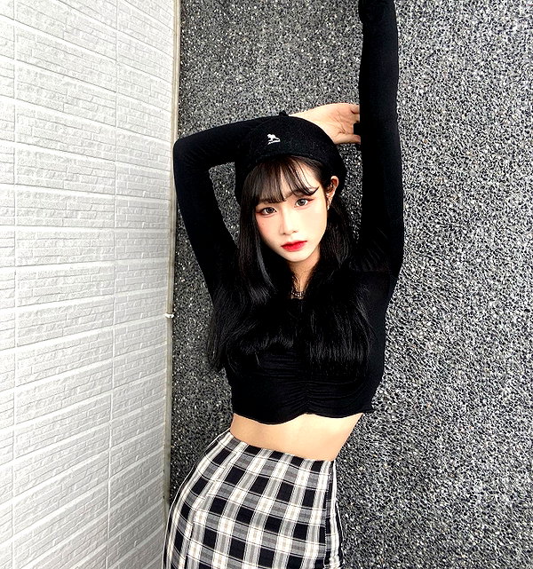 lai_931201 instagram image archive image