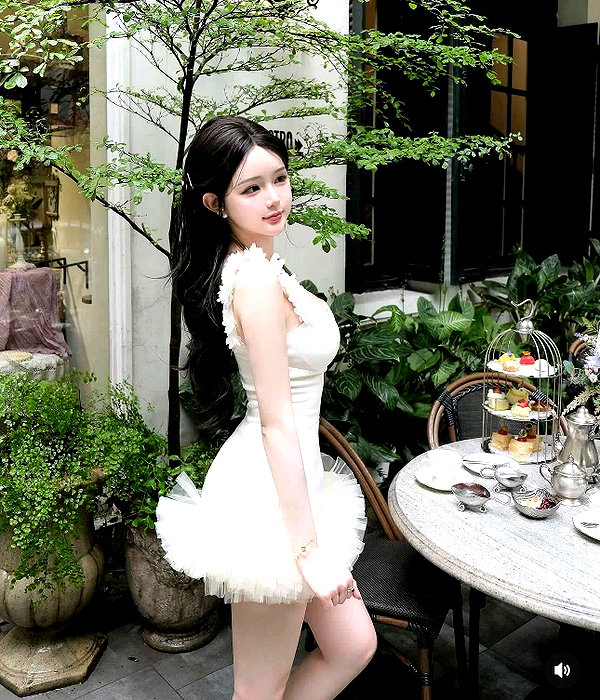 lyhythuedoxinh instagram image archive image