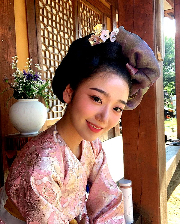 hyeweon__ instagram image archive image