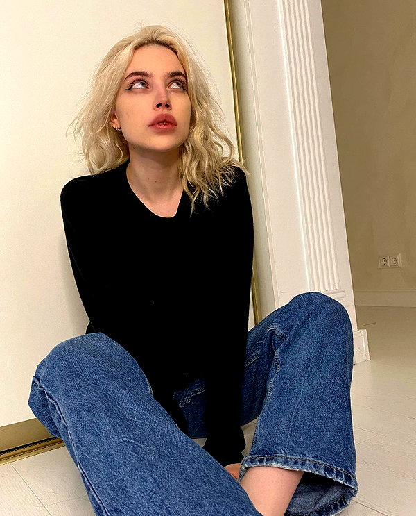 alien.hanna instagram image archive image