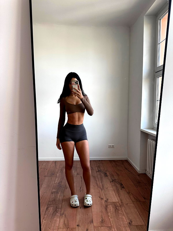 vanessa.rhd instagram image archive image