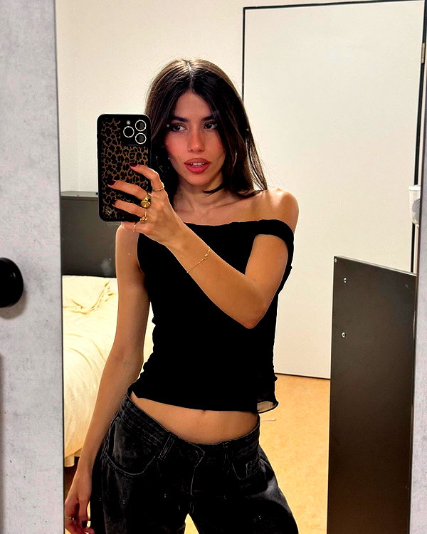 ainaratorneg instagram image archive image