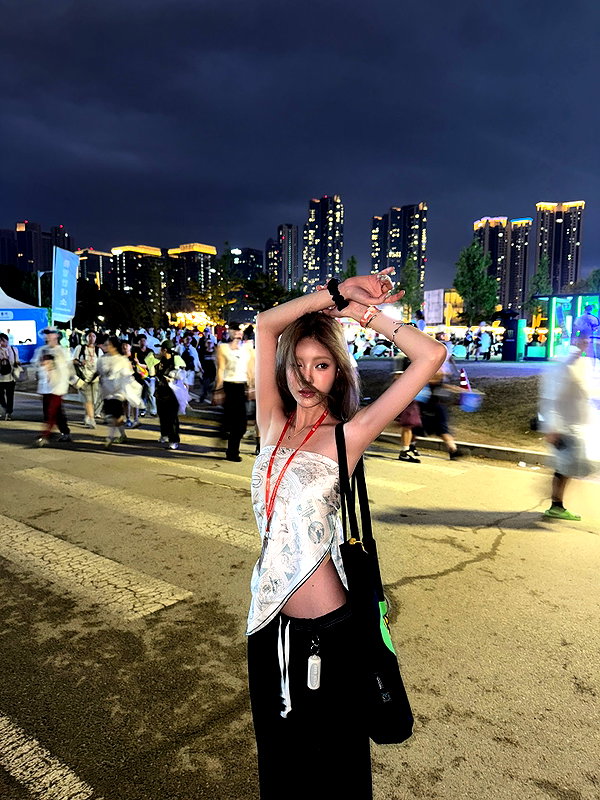 daxbin instagram image archive image