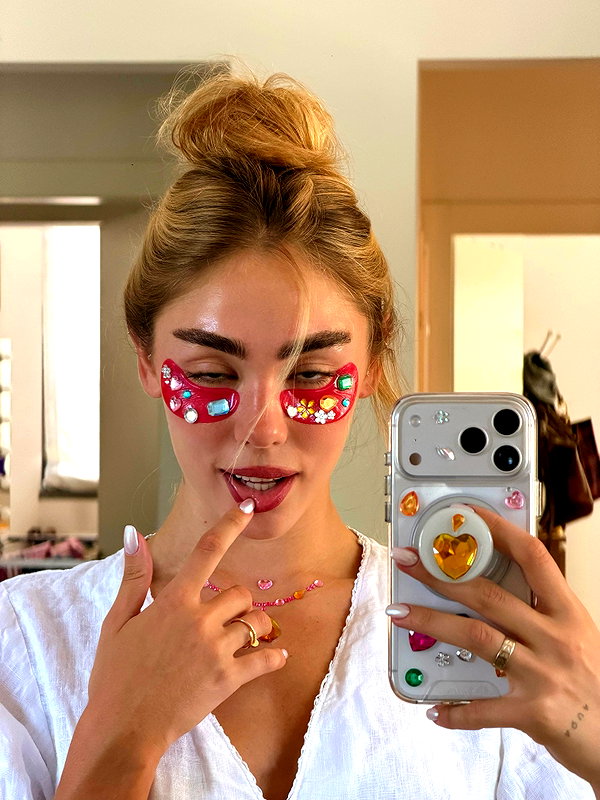 maya.keyy instagram image archive image