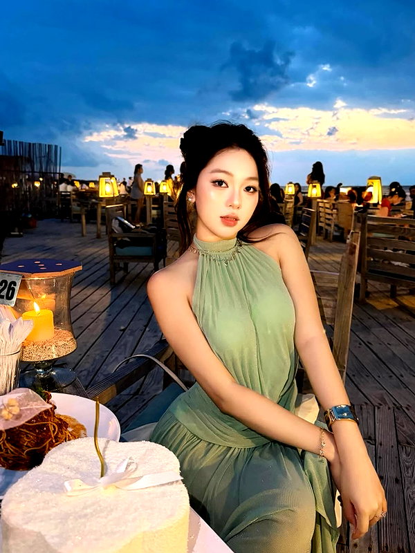 lyhythuedoxinh instagram image archive image