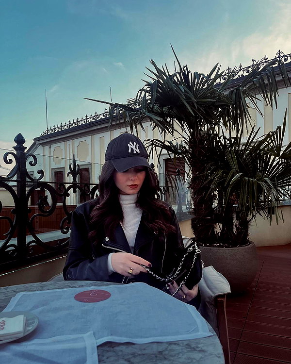 annabottoo instagram image archive image