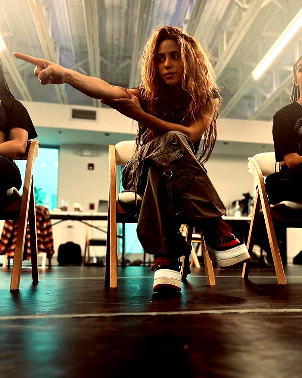 shakira instagram image archive image