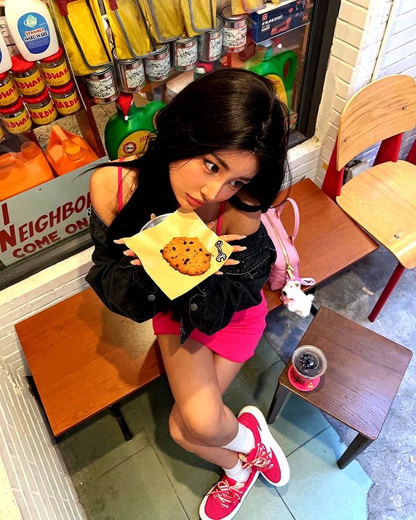 ll.lu1s instagram image archive image