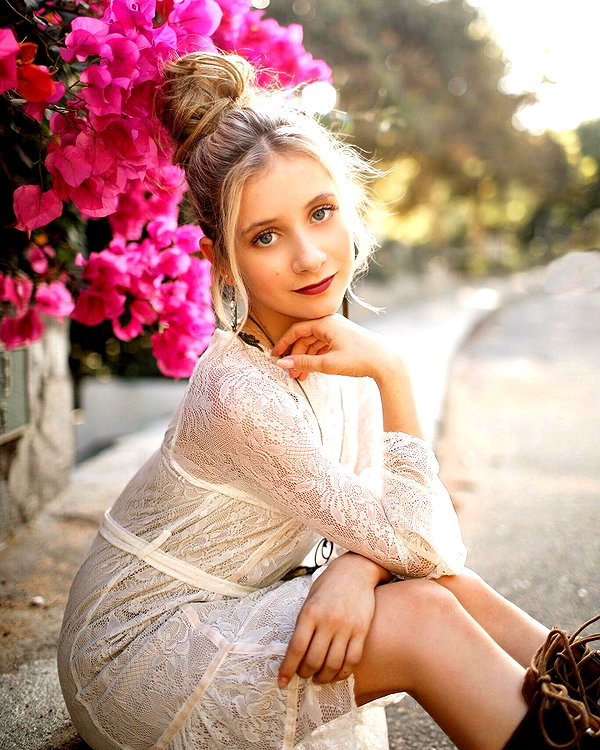 ellianawalmsley instagram image archive image