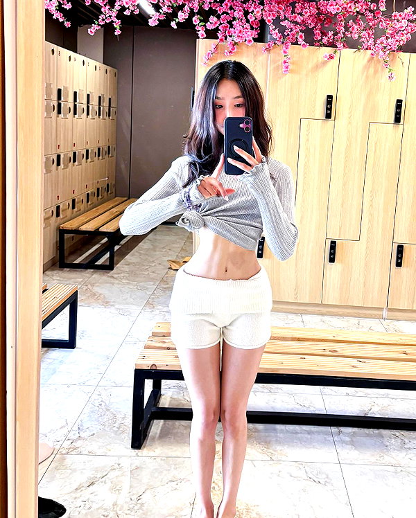 indra0102_ instagram image archive image