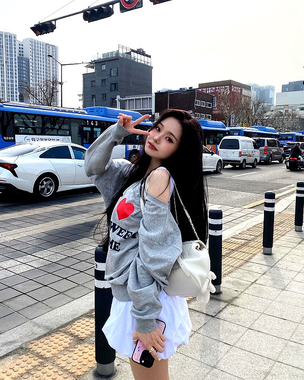 dear.zia instagram image archive image