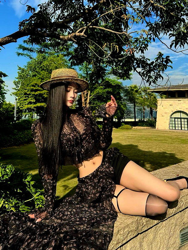 lyhythuedoxinh instagram image archive image