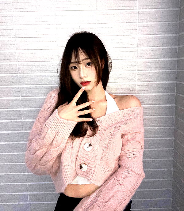 lai_931201 instagram image archive image