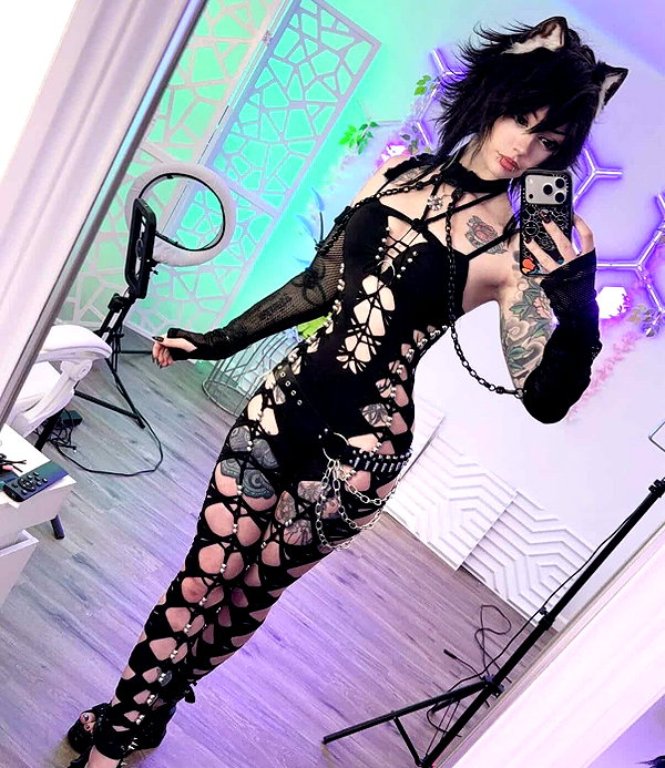 glowjelii instagram image archive image