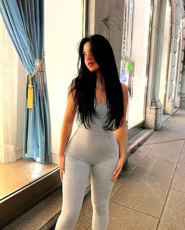 vanessa.rhd instagram image archive image