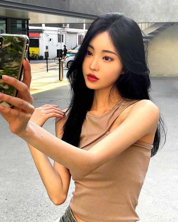 daxbin instagram image archive image