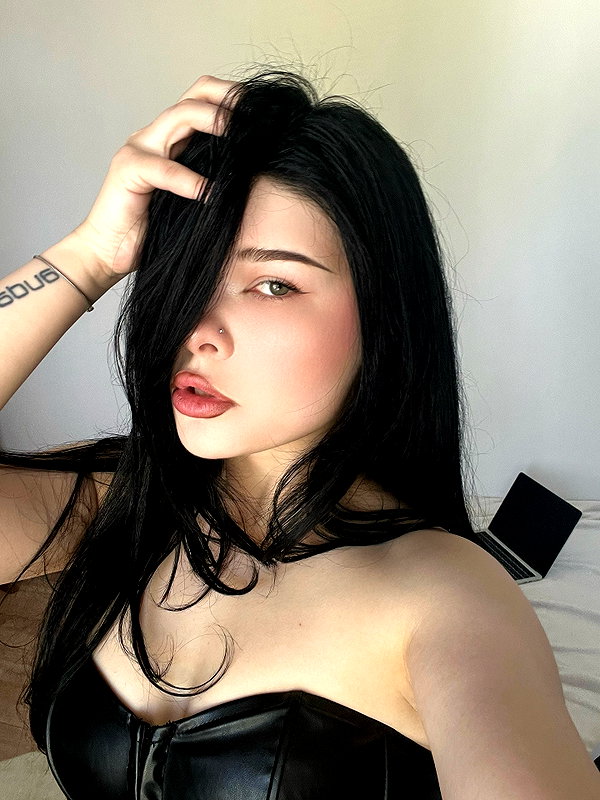 itsannaxvee instagram image archive image