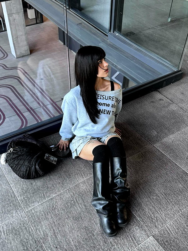 connie.01j instagram image archive image