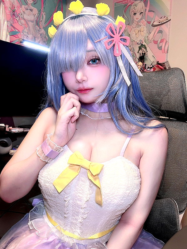 purinn_cos instagram image archive image