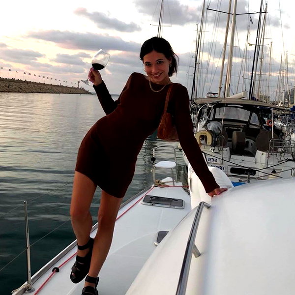 romi_henenson instagram image archive image