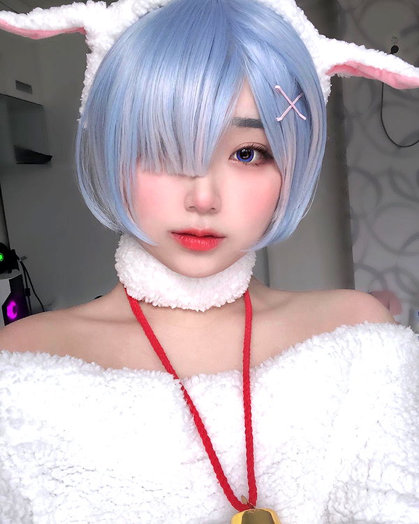 purinn_cos instagram image archive image