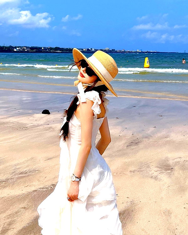 dear.zia instagram image archive image