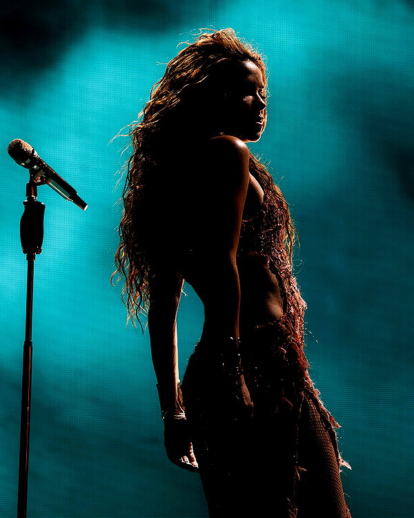 shakira instagram image archive image