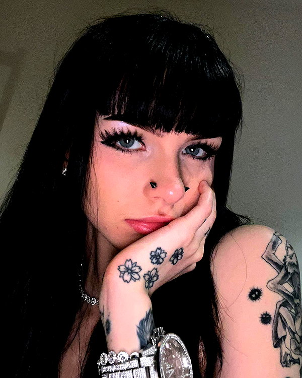 alice_hez instagram image archive image