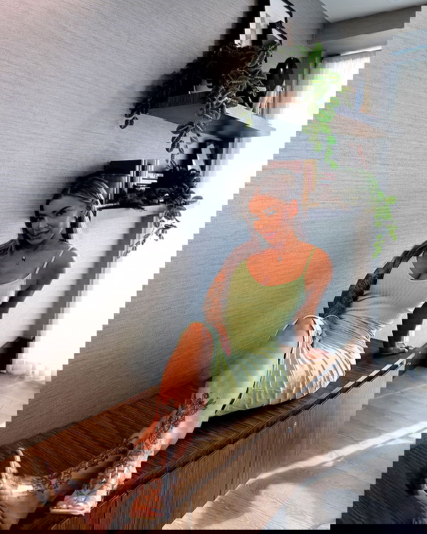 itshayleydavies itshayleydavies archive image