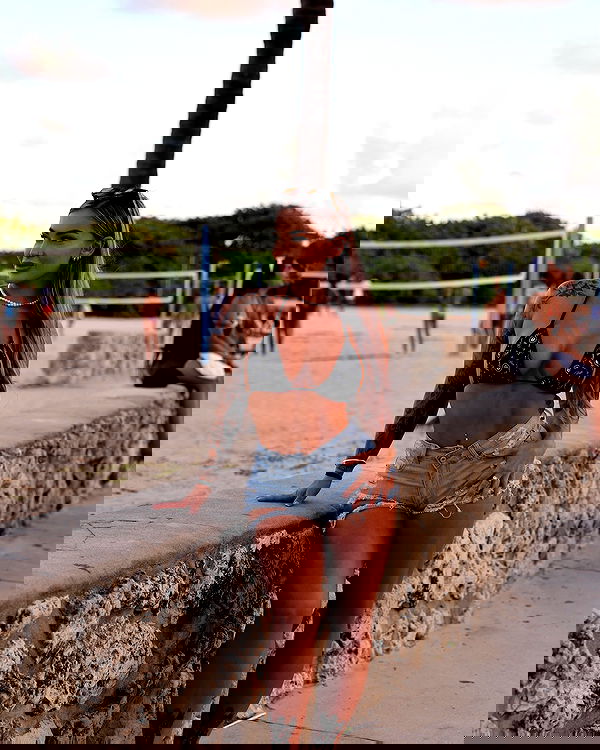 itshayleydavies itshayleydavies archive image