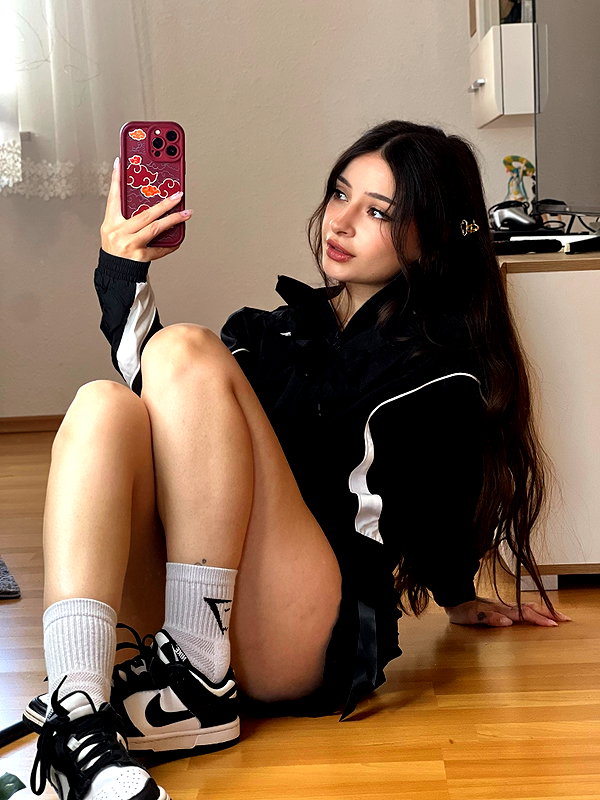 cata.leyah instagram image archive image
