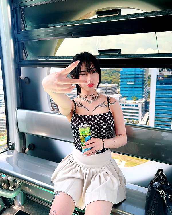 atlaseuu instagram image archive image