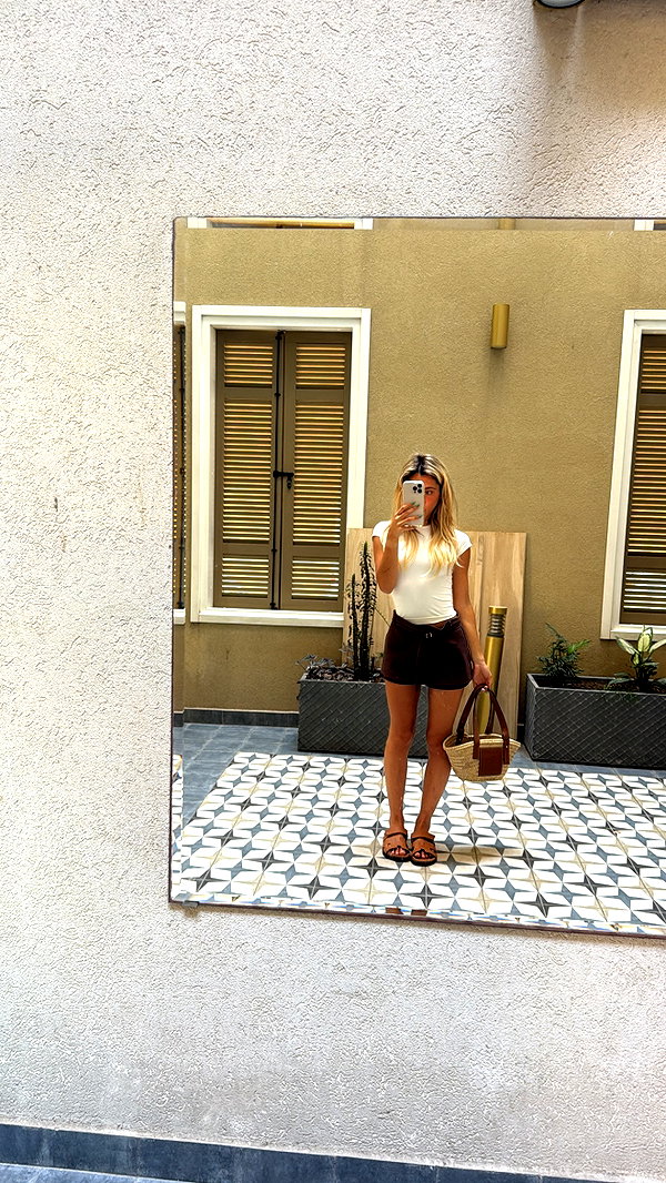 Archived image from @refaella_twina on Instagram