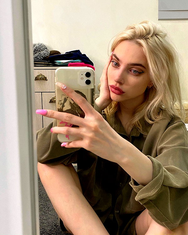 alien.hanna instagram image archive image