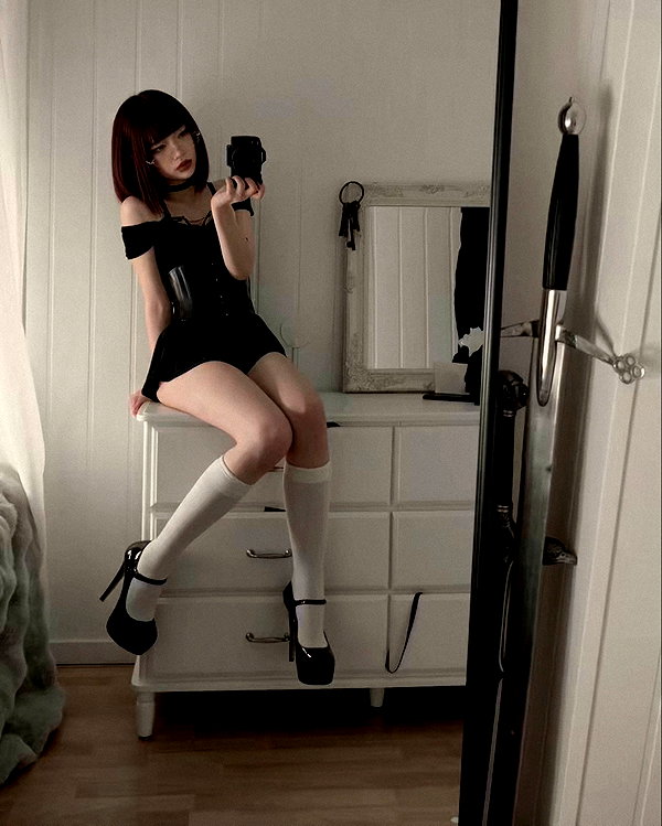 iiren_z instagram image archive image