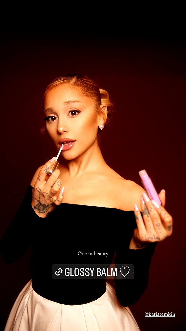 arianagrande instagram image archive image
